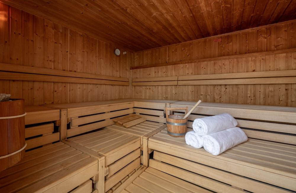Altein Arosa, A Faern Collection Hotel Arosa